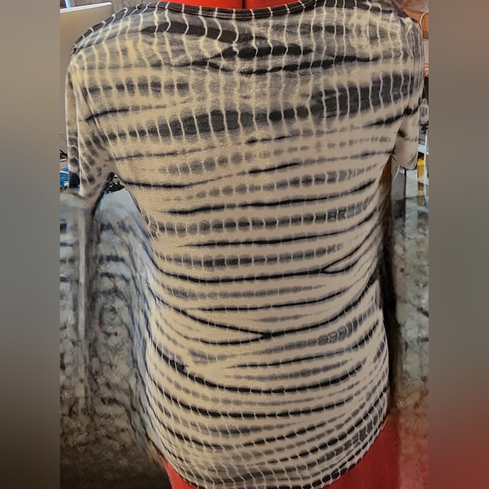 Top Blk/Wht Striped Ladies - Picture 3 of 4